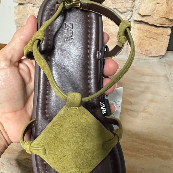 ZARA Olive Green Suede
Minimalist Thong Sandals
Geometric Ankle Strap Flats 37 - Picture 9 of 10